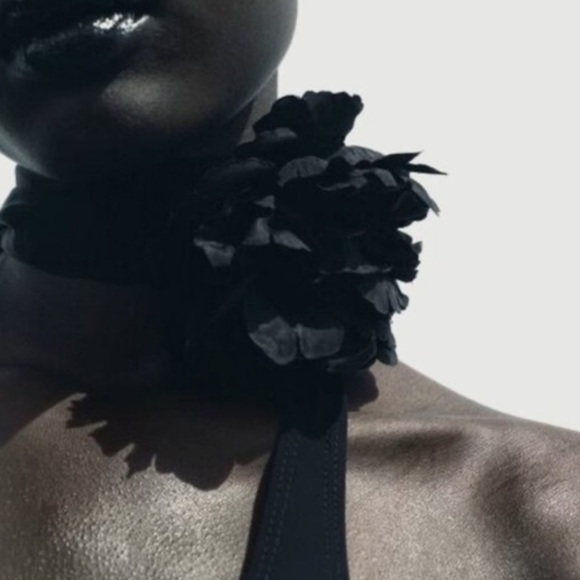 NWOT ZARA BLACK Oversize Floral Ribbon Scarf Choker Necklace - Picture 2 of 7